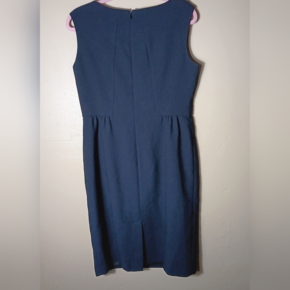 Talbots little black sleeveless dress. Lined. Back zipper. Knee length. Size 10 - Picture 2 of 5